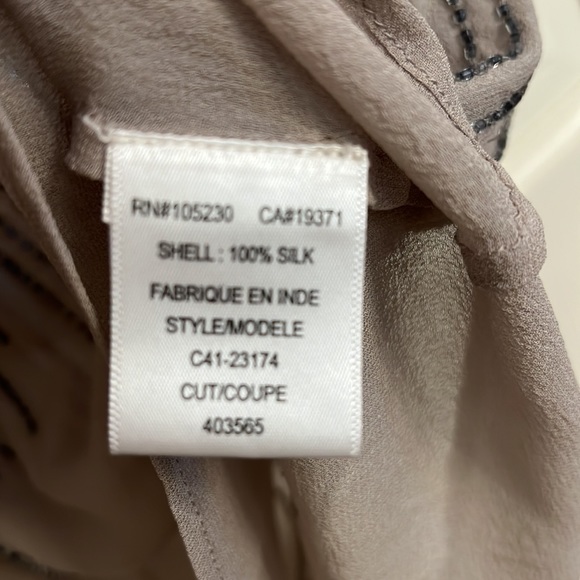 Joie Beaded silk Blouse size small - Picture 6 of 8